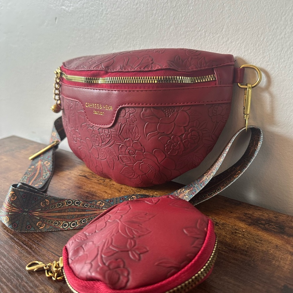 Red Floral Embossed Women's Waist or Crossbody Bag Faux Leather & Coin Purse NWT - Picture 4 of 6